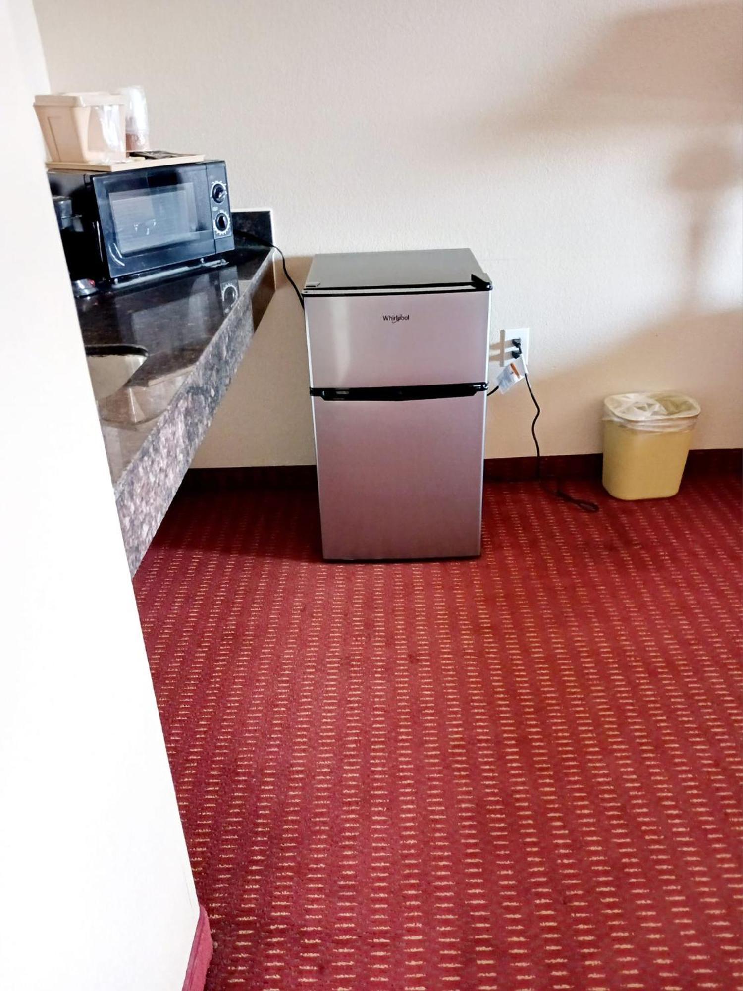 Yorktown Inn And Suites エクステリア 写真