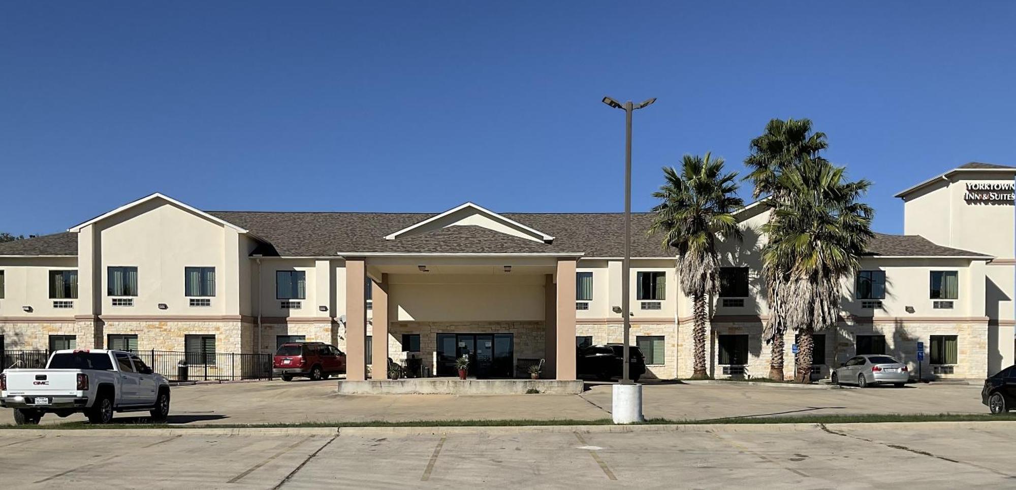 Yorktown Inn And Suites エクステリア 写真