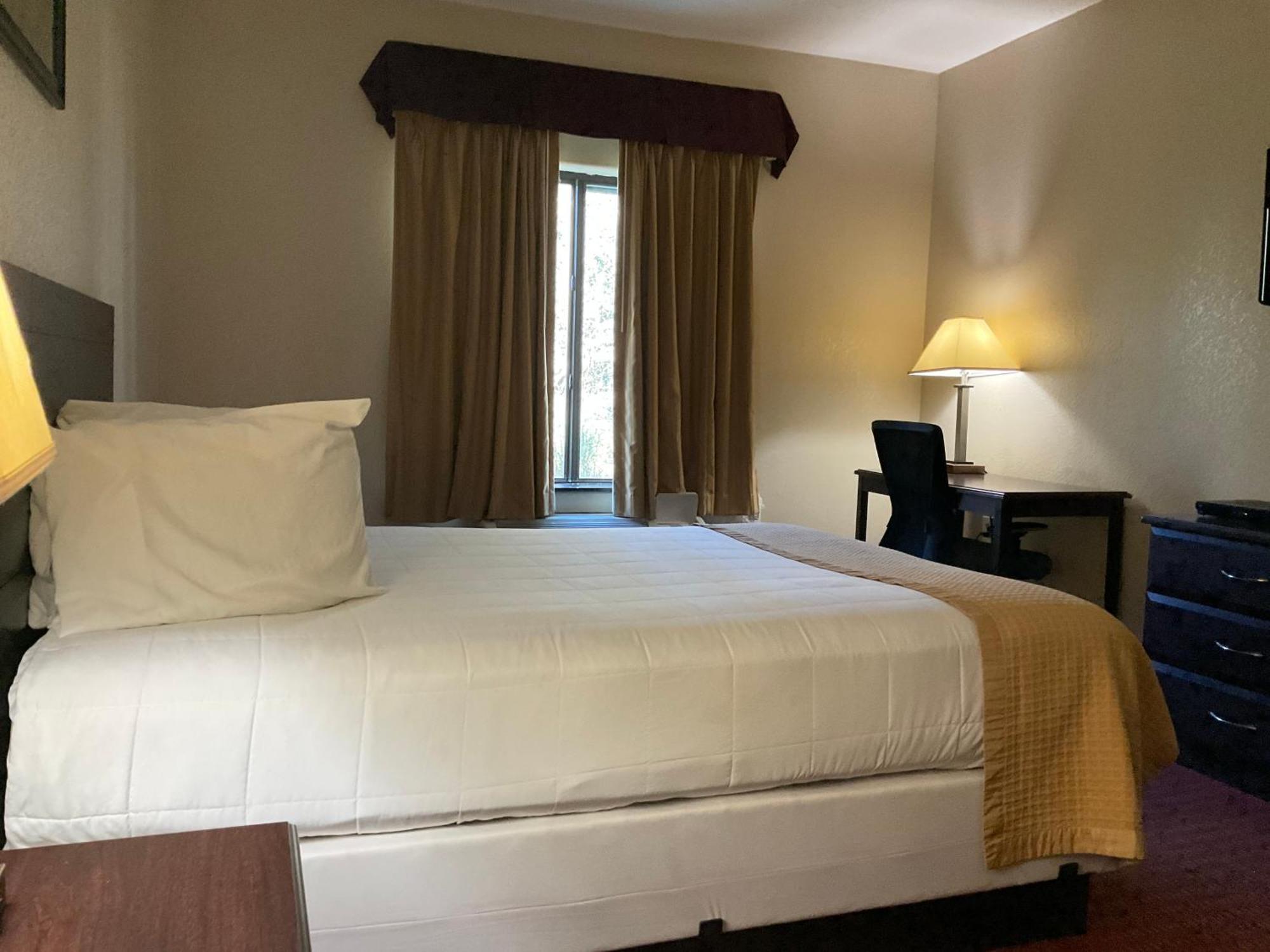 Yorktown Inn And Suites エクステリア 写真